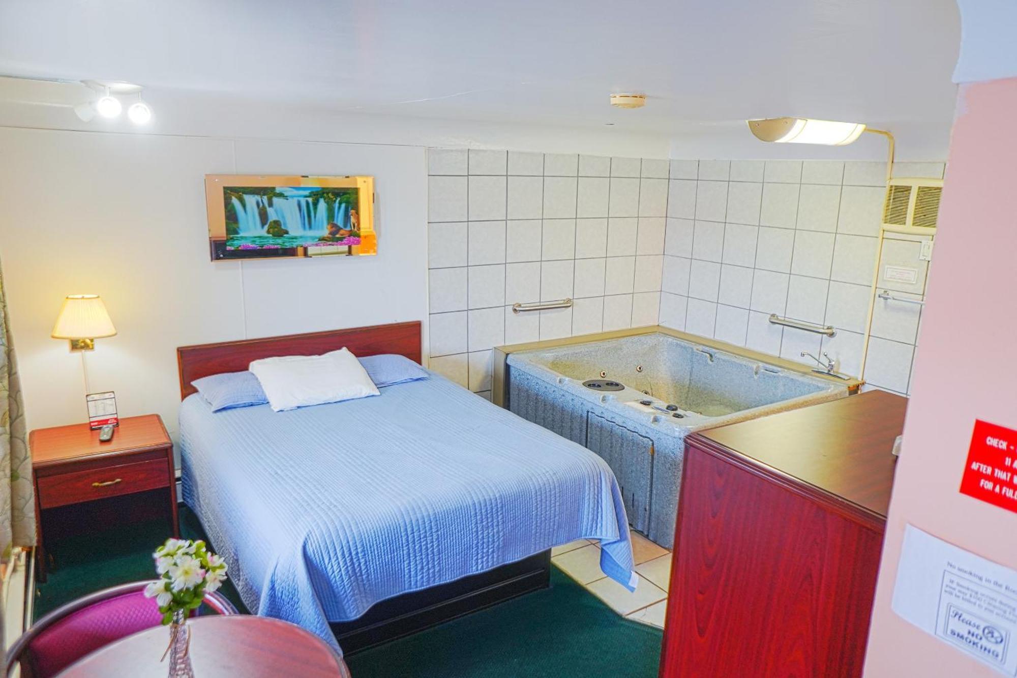 Bay Motel By Oyo เบย์ซิตี้ ภายนอก รูปภาพ